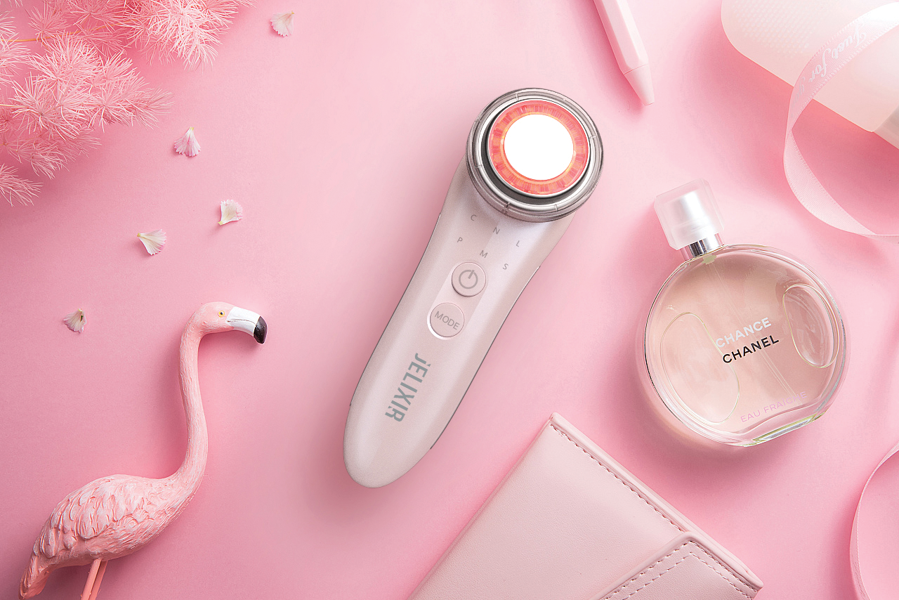 מכשיר ביתי למיצוק עור הפנים גלקסיר