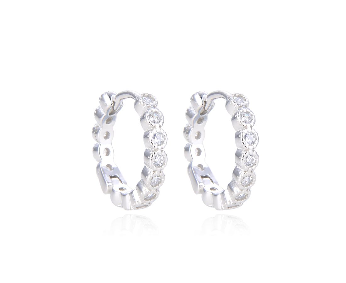 עגיל חישוק עם אבנים